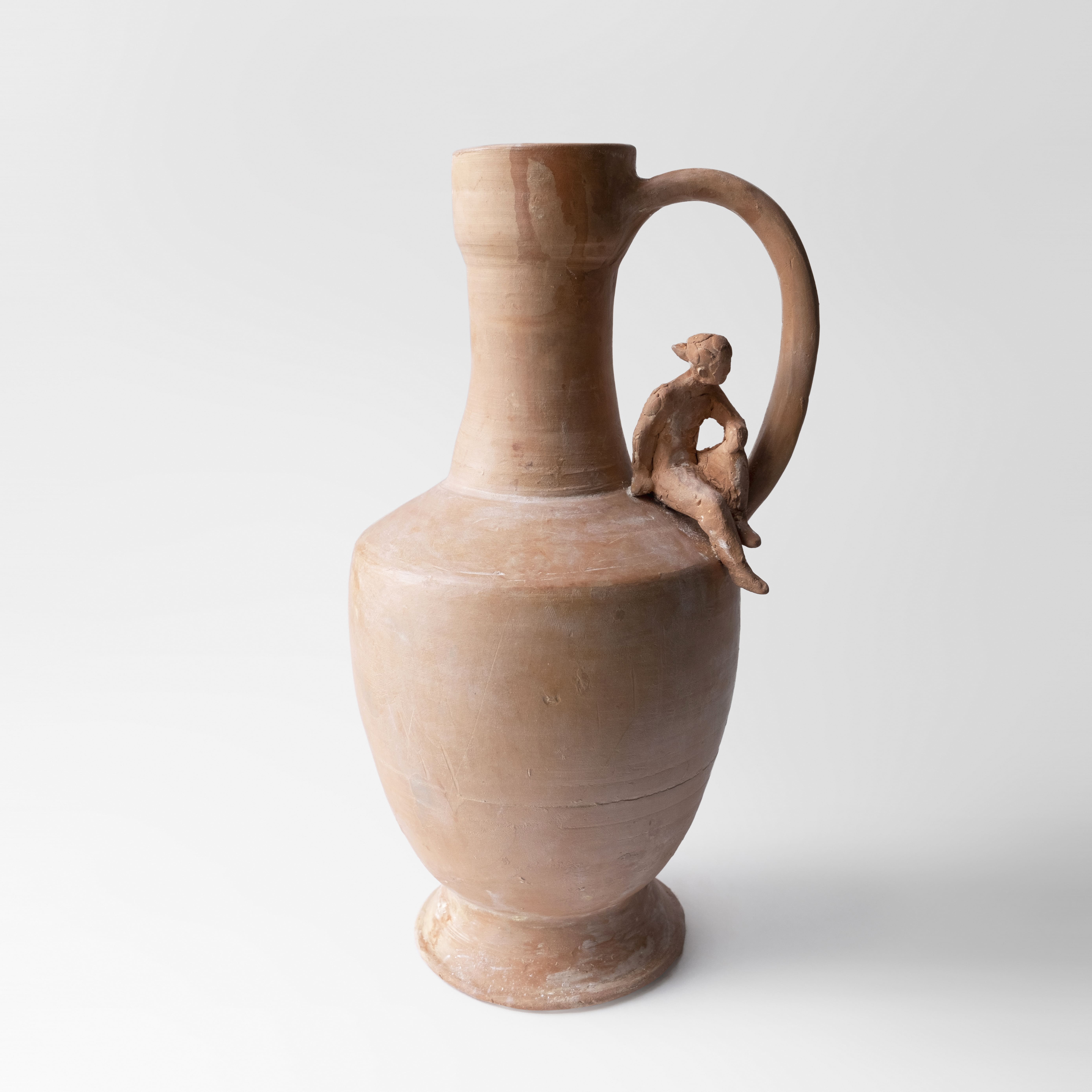 VESSEL WITH A FIGURATIVE ELEMENT (10)